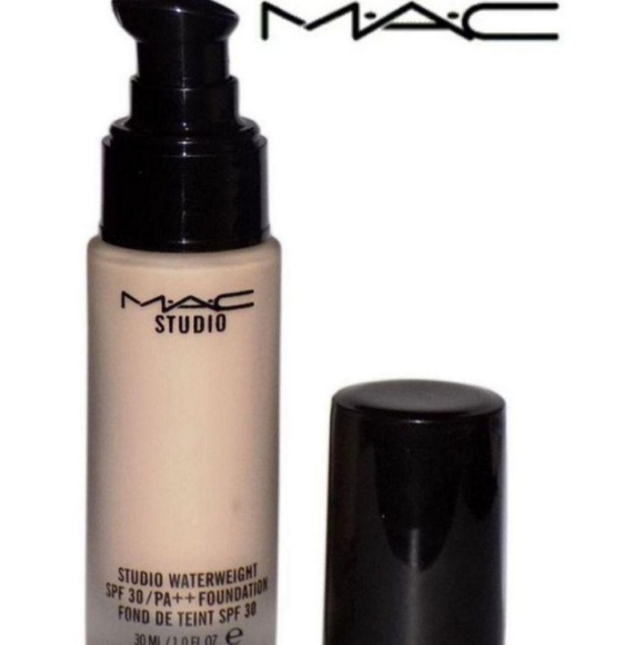 MAC waterweight foundation NC20 - Picture 2 of 2